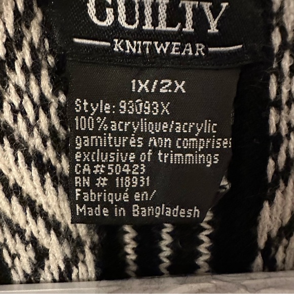 🔥 Guilty 2X Fringed Patterned Poncho with sleeves - Picture 2 of 6